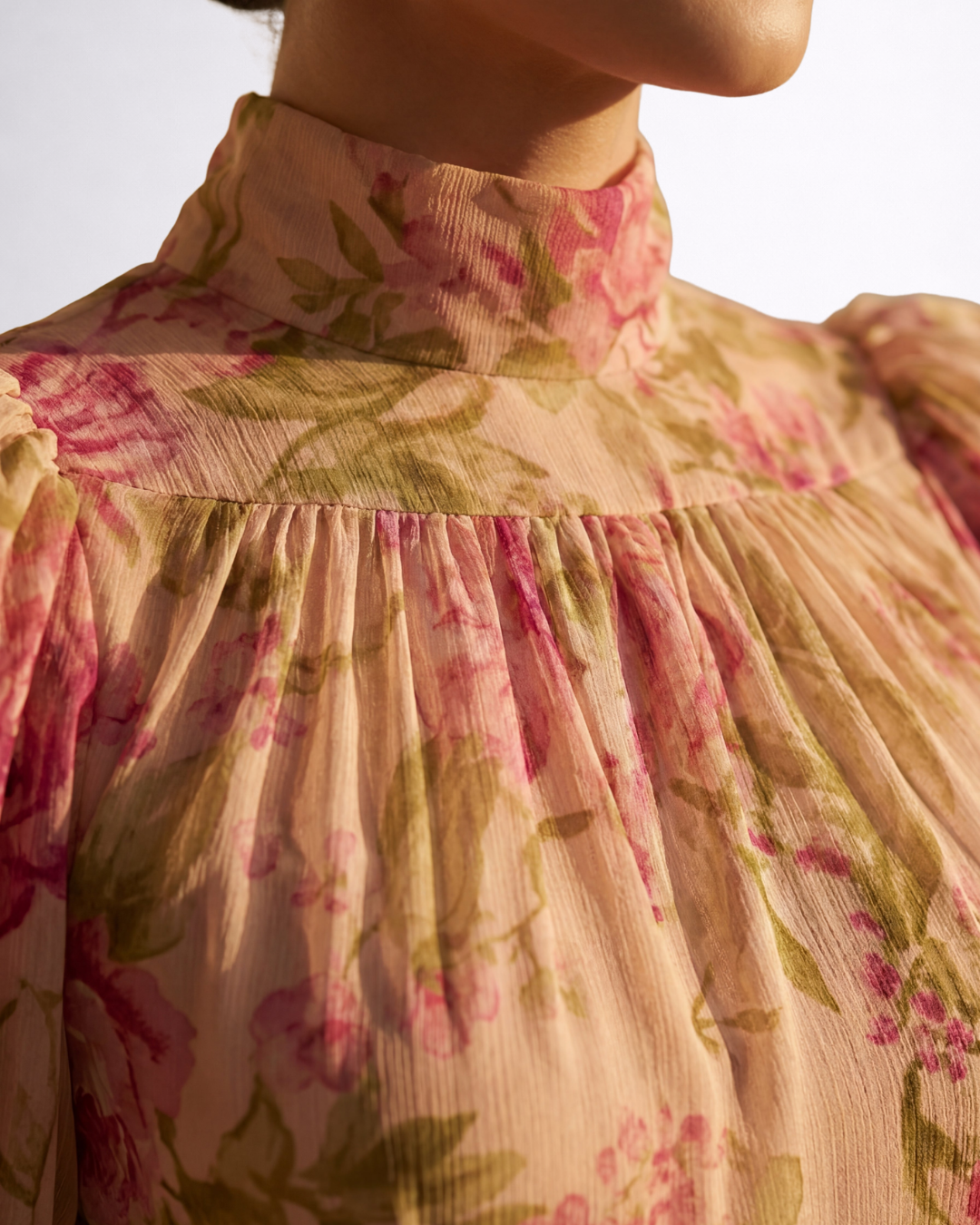 Rosario | Vestido largo con estampado floral de gasa