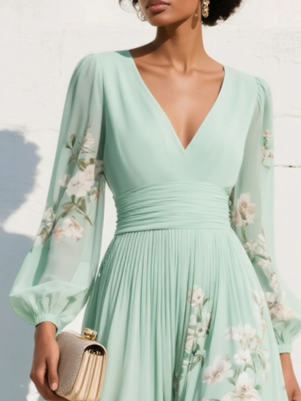 Vestido midi verde claro con escote en V de gasa con flores